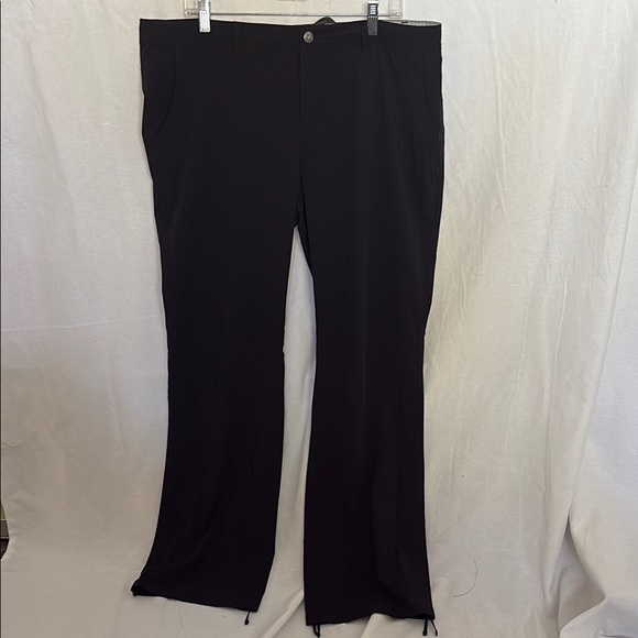 REI Pants - REI Black Straight Leg Athleisure Pants - Size 16